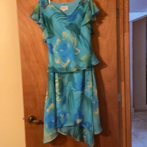 NWT Pretty 2 pc skirt/top, beautiful colors (mlb)